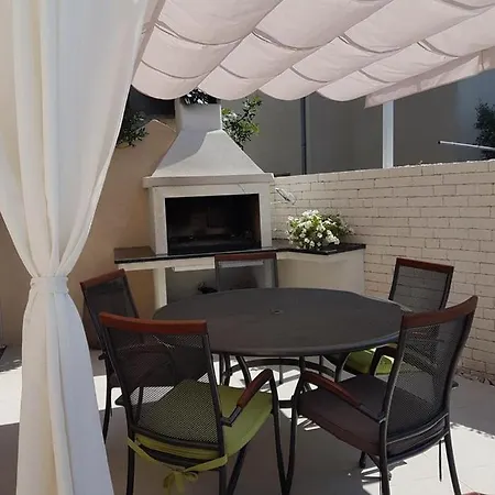 Apartmani Ana Kaštela Exterior foto